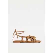 Stradivarius Sandale plate fleur  MARRON 40