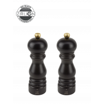 Awaken your senses and liven up your food with this duo of manual salt and pepper mills from the Paris u'Select collection. With classic lines and a rich, chocolate finish, this duo of Peugeot salt and pepper mills has everything to offer and your experience of taste has everything to gain. Paris u'Select
