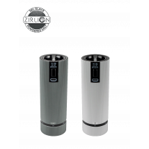 Offer the perfect gift to design fans with this set of electric salt and pepper mills adorned with a carbon (pepper) and aluminium (salt) finish and equipped with a rechargeable battery and precision adjustment system. Line Electric