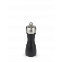 The silhouette of the Fidji 15 cm manual pepper mill consists of a black wooden body and a stainless steel head for a very elegant and feminine combination. Fidji