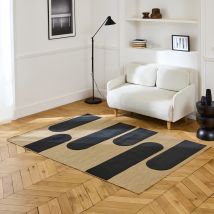 Beige interior/exterior rug with geometric pattern,