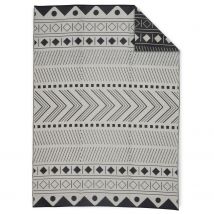 Reversible outdoor rug,