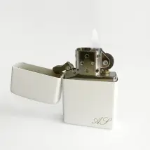 Feuerzeug ZIPPO weiß mit Gravur