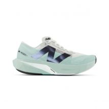 Chaussures New Balance FuelCell Rebel v4 Vert Blanc SS25, Taille 42 - EUR