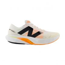 Chaussures New Balance FuelCell Rebel v4 Blanc Orange SS25, Taille 45,5 - EUR