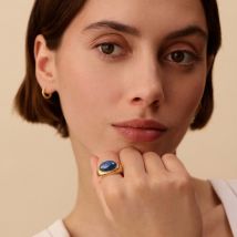 Bague Large Petra - Lapis / Doré - Lapis-lazuli - Laiton doré 750/1000 - Taille : 52 - Agatha Paris