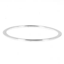 Jonc plat en argent d'une jolie forme ovale