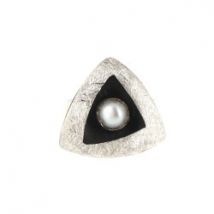 Bague argent brossé et oxydé triangulaire et perle nacrée
