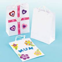 White Paper Bags - 10 Paper Gift Bags to decorate. Size 22cm x 16cm. Gusseted and with carry handles.