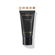 Dr. Hauschka Foundation  01 macadamia