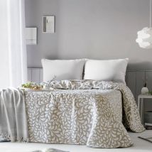 Couvre-lit jacquard motif Feuilles - Blancheporte