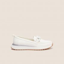 Mocassins détail chaîne blanc femme