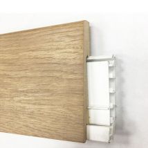 Plinthe électrique avec goulottes en PVC placage chêne brut Dinachoc P154