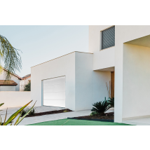 Gm Portes - Porte De Garage Lance Sectionnelle Prémontée | Panneaux Sans Lignes En Blanc | Acier Galvanisé | Moteur Somfy Io | H200 X L300 Cm