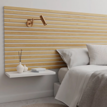 Panneau mural tasseaux MDF sur fond blanc - 250/28,7 cm