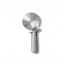Roulette à pizza Oxo Steel en inox - Couteaux du Chef - Couteaux du Chef
