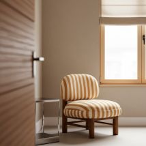 Fauteuil en tissu et bois - Jaune - Nubo - Drawer - Style Vintage