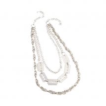 Collier chaine avec fausses lames de rasoir