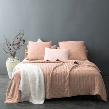 Couvre lit matelassé et moelleux - Rose Clair - Polyester - Home Maison