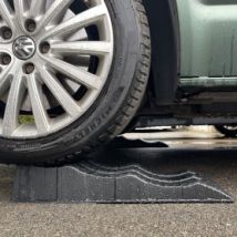 Satz von 2 Radkeilen für Wohnmobile, Wohnwagen, Pferdeanhänger, Autos und Anhänger(5 Tonnen) - Ideal-cover .