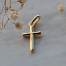 Croix bâtons en or jaune 18 carats - Maison Laudate