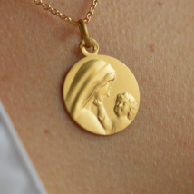 Médaille de Baptême Médaille de baptême Regard maternel - En Or - Laudate