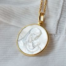 Medaille de Baptême Vierge de la Maternite en Nacre et Or 18 carats