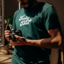 T-shirt Homme "Funky Dad" - T-shirt papa - Vert - M - Coton Biologique - Idée cadeau Noël - Cadeau Homme - Cadeau Papa - Affaire De Famille