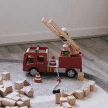 Camion de pompiers en bois - Bois - Idée cadeau enfant - Kids Concept - Les Raffineurs