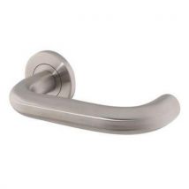 A spec 19mm return to door handle 316 stainless steel