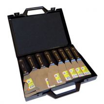 Case with 7 scrapers and 1 multi-purpose knife