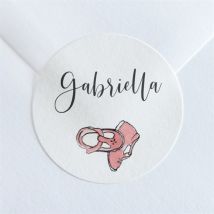 Sticker Geburt Unsere kleinen Schuhe personalisierbar - Farbe Beige, Weiß Und Grau - 4 cm - MeineKarten