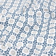 Tissu cretonne imprimé façon mini carreaux de ciment bleu - Mondial Tissus