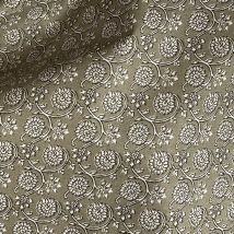 Tissu coton enduit imprimé fleurs indiennes géométrique vert amande - Mondial Tissus