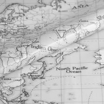 Tissu enduit épais carte du monde gris - Fryett's - Mondial Tissus