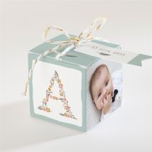 Boîte de dragées baptême Alphabet original personnalisable - Couleur Vert/Bleu - 4,5 cm - Monfairepart