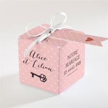 Boîte de dragées mariage Atout Coeur personnalisable - Couleur Rose - 4,5 cm - Monfairepart