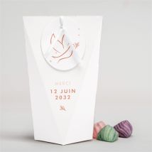 Boîte surprise communion Colombe dorée personnalisable - boîte de 4 x 4 cm d'épaisseur et 11 cm de hauteur - Monfairepart