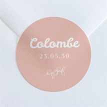 Sticker naissance Sous toutes les coutures personnalisable - Couleur Rose - 4 cm - Monfairepart