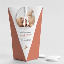 Boîte de dragées baptême Florilège Étui - Couleur Rouge/Orange/Blanc - boîte de 4 x 4 cm d'épaisseur et 11 cm de hauteur - Monfairepart