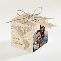 Boîte de dragées mariage Billet d'avion personnalisable - Couleur Vert et Beige/Kraft - 4,5 cm - Monfairepart