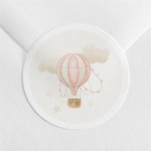 Sticker naissance Une montgolfière personnalisable - Couleur Rose, Beige et Blanc - 4 cm - Monfairepart