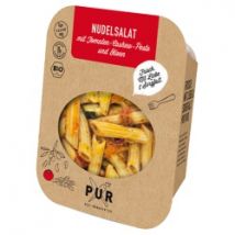 Nudelsalat mit Tomaten-Cashew-Pesto & Oliven