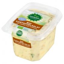 Kartoffelsalat mit Gurken und Mayonnaise