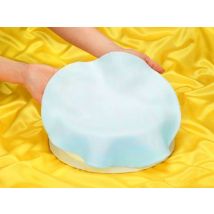 Ausgerollte Rollfondant-Decke hellblau Durchmesser 36cm 430g