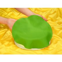 Ausgerollte Rollfondant-Decke Frühlingsgrün Durchmesser 36cm 430g