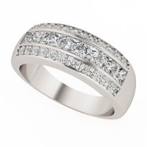 An eye-catching princess and round brilliant cut diamond ring in 18ct white gold