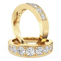 A gorgeous round brilliant cut multi-stone diamond eternity/dress ring in 18ct yellow gold