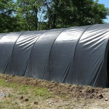 Abris de stockage robuste Ø 40 - Forme tunnel - 4 x 10,50m (42m2) - Bâche PVC anthracite