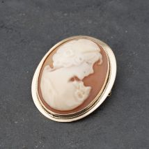 Pre-Owned 9ct Yellow Gold Cameo Oval Brooch 41131100
